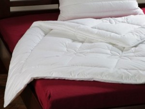 Какое одеяло для кровати 160х200